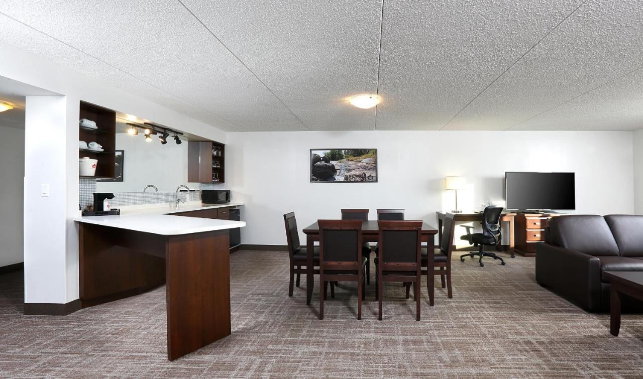 Canad Inns Destination Centre Club Regent Casino Hotel Winnipeg Esterno foto