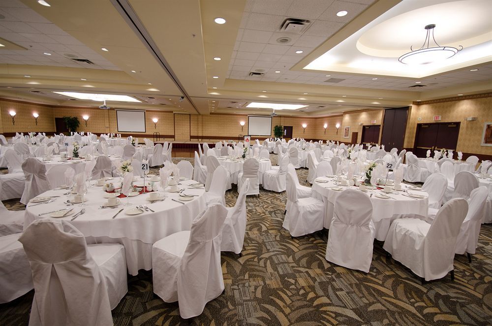 Canad Inns Destination Centre Club Regent Casino Hotel Winnipeg Esterno foto